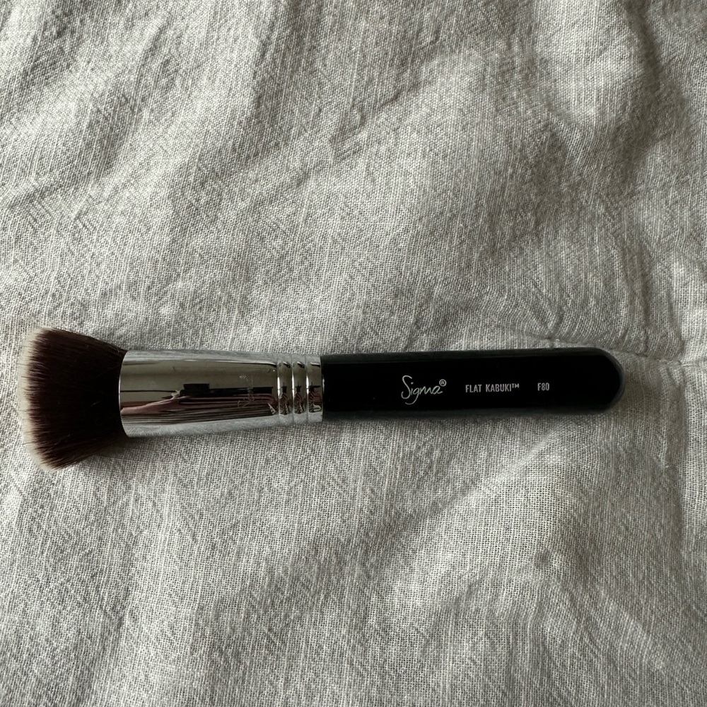 Sigma Beauty Black Foundation Brush Professional Makeup Tool